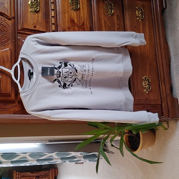 🍁NWT Women's Forever 21  Grey Embroidered Athletic Pullover - Picture 1 of 8